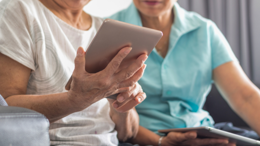 Four Simple Tech Tasks to Assist Elderly Family Members During the Holiday Season at Home