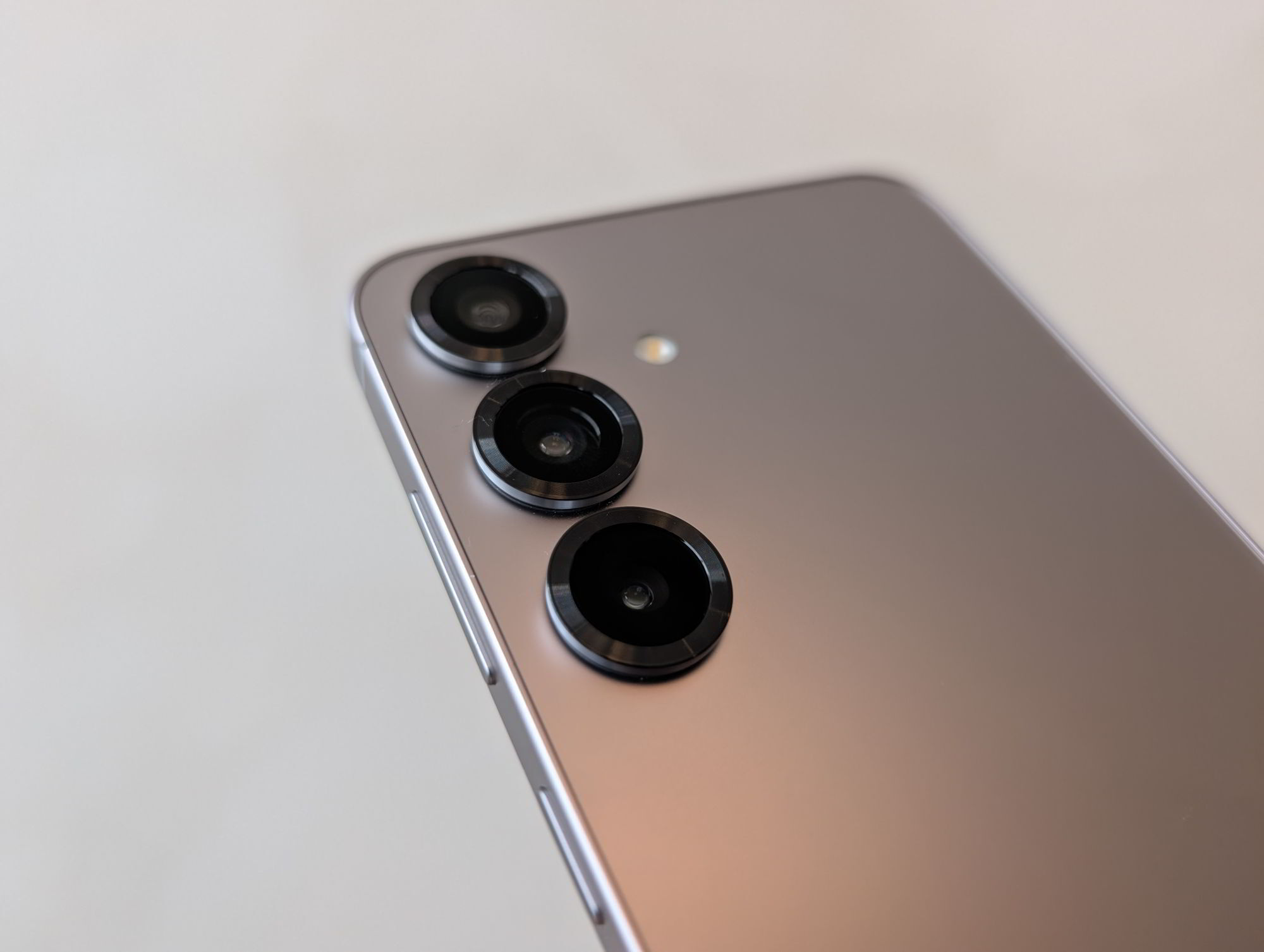 Camera configurations of the Samsung Galaxy S25 Ultra.