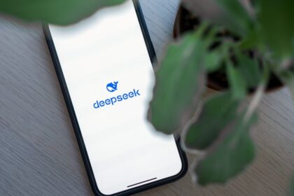 A New Chinese AI Application Surpasses ChatGPT in Popularity