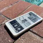 An Innovative E-Reader Designed Like a Phone to Curb Doomscrolling Until 2025