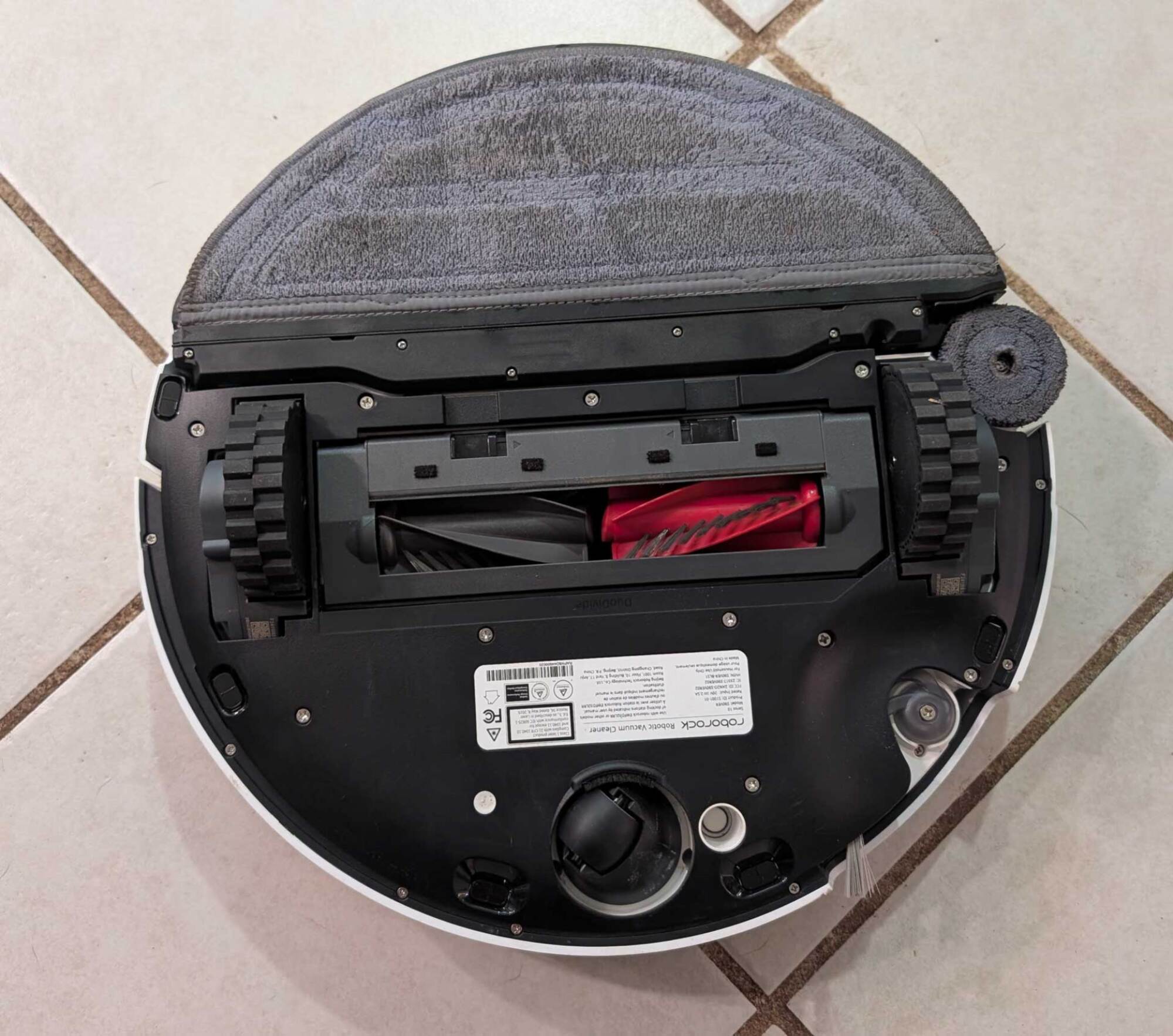Split roller design on Saros 10