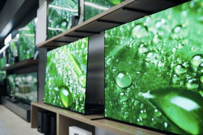 Distinguishing Between LED and Mini-LED Technologies: Key Differences Explained