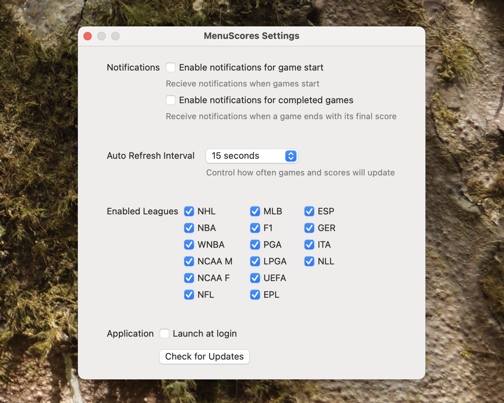 Settings page for MenuScores, showcasing options for enabling or disabling notifications, score refresh frequency, supported leagues, and auto-start at boot.