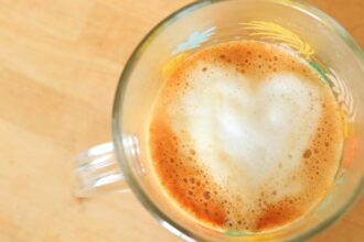 Deliciously Indulgent Peanut Butter Latte: A Step-by-Step Guide to Crafting This Unique Beverage