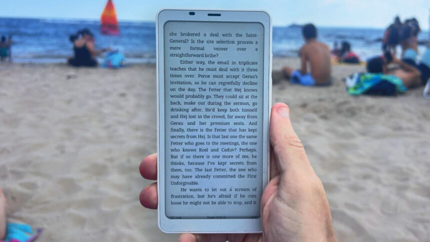 How the Boox Palma 2 Overshadowed My Summer Reading Ambitions